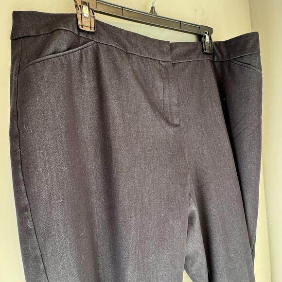 Chico’s 3 (SZ 16-18) Short Black Flat Front Pants Polyester Rayon Spandex Blend - Picture 2 of 8